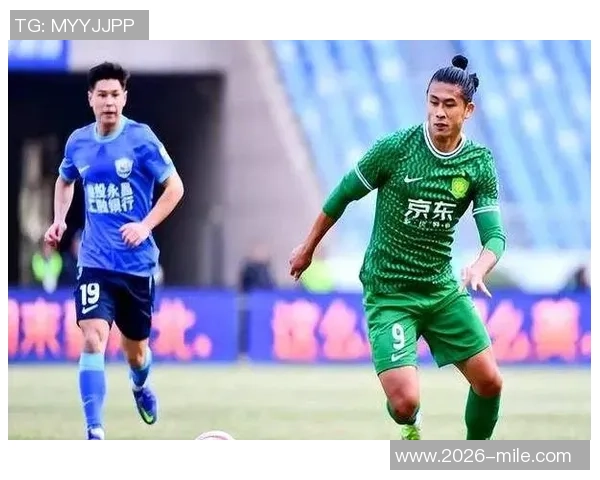 刘洋与张玉宁黄政宇等国足队友新年首训合影分享训练时光